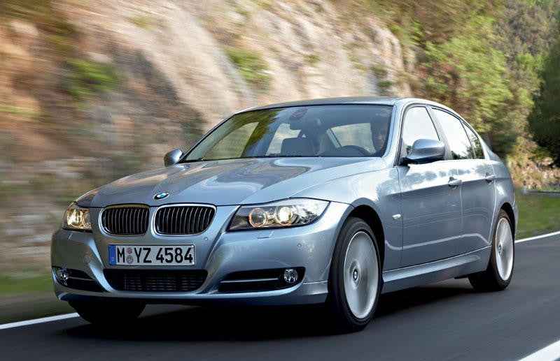 2005-2012 BMW 318D E90 3 Series Saloon Service Manual for Repair and Maintenance